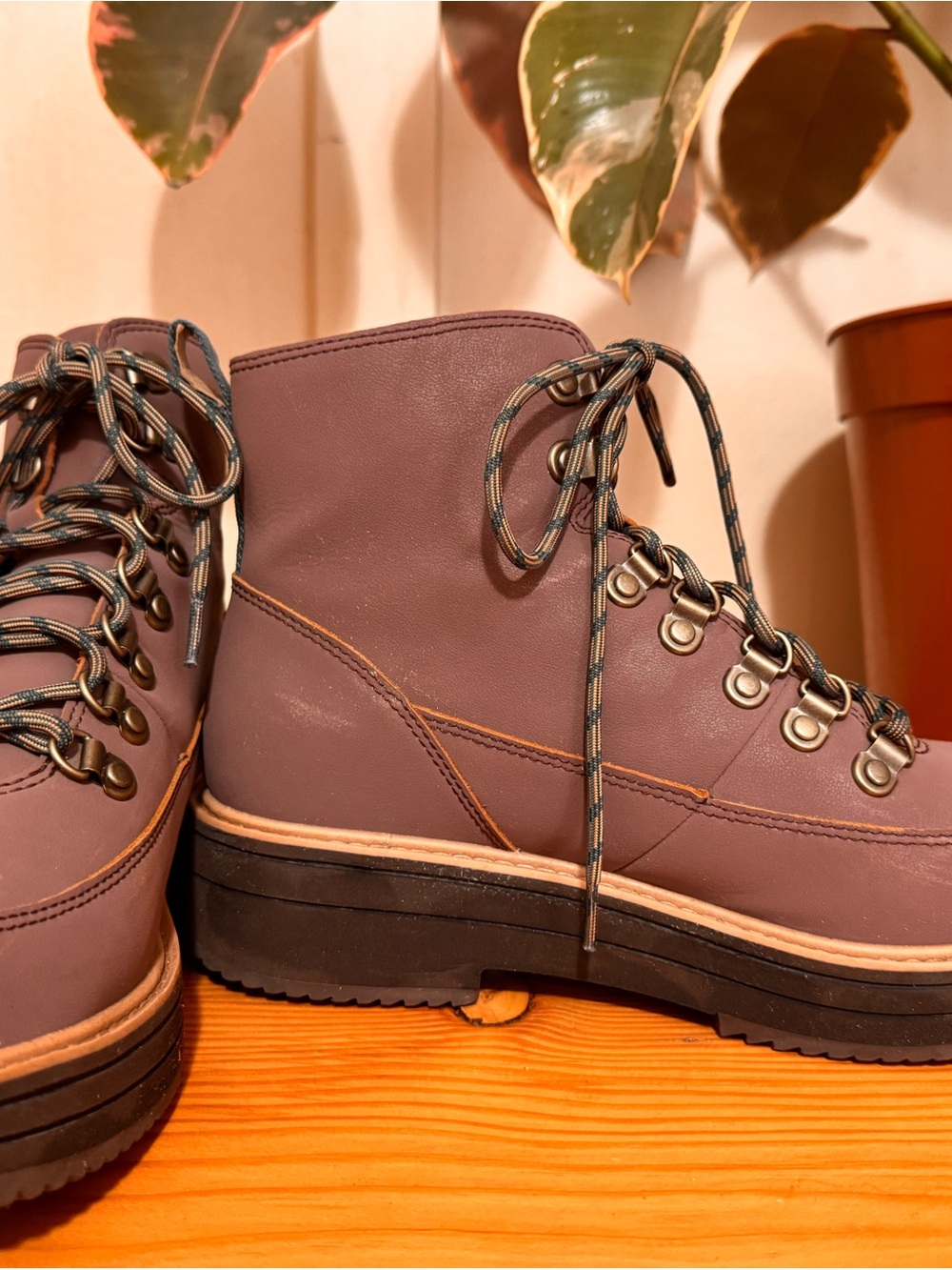 Tevas, Women’s Midform Boot- Peppercorn 10W - Picture 9 of 11